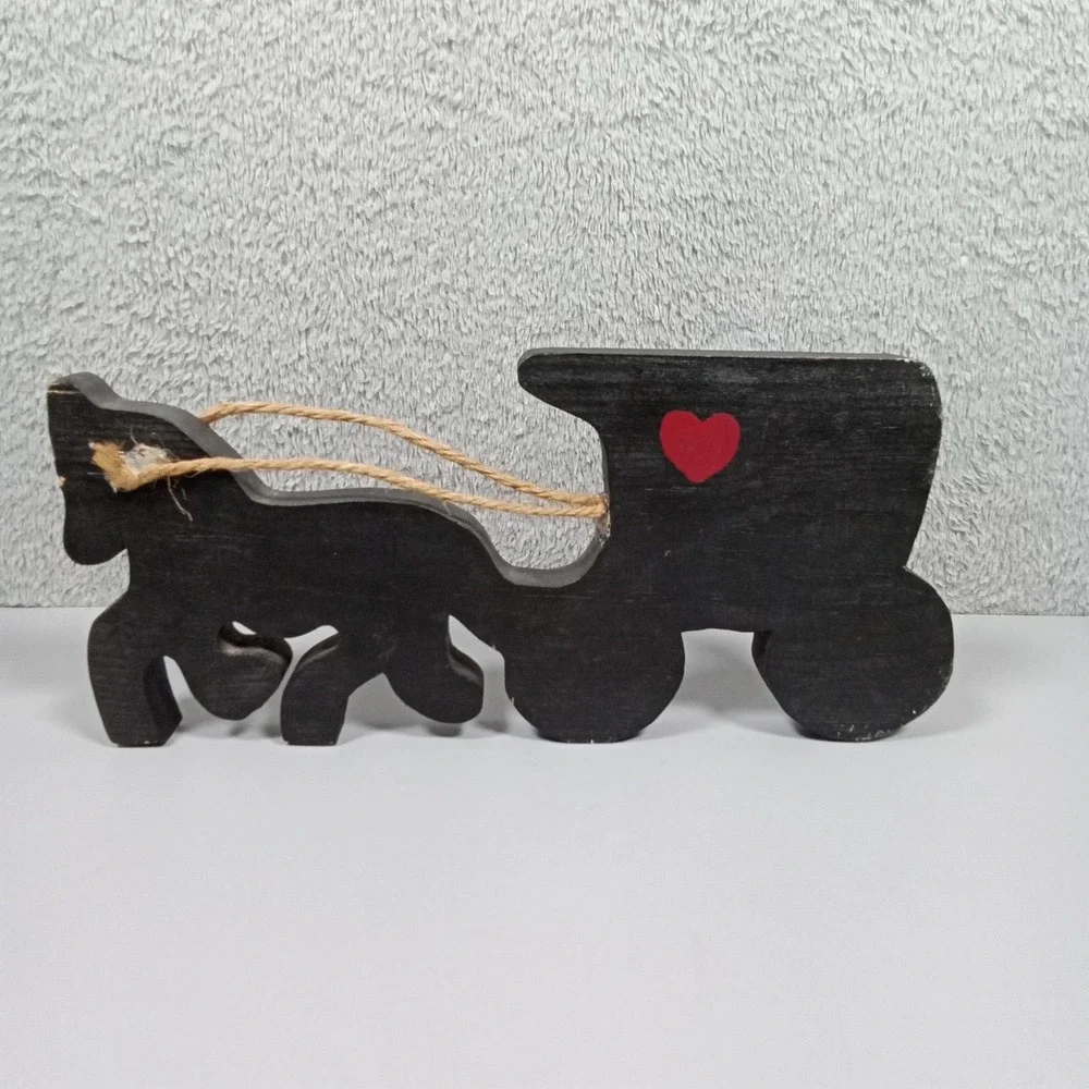 Vintage Style Wooden Horse and Carriage Shelf Sitter Black Distressed‎ Red Heart